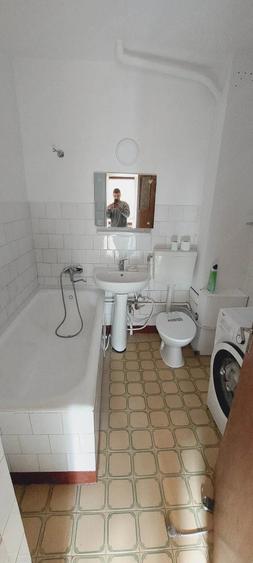 Apartament cu 2 camere decomandat în Hala Centrală
