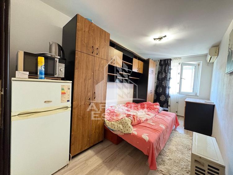 Garsonieră nedecomandată, mobilată în Complex Studențesc