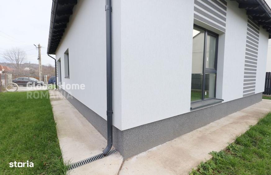 Casă cu 4 camere decomandat cu Teren 450 Mp în Cornu