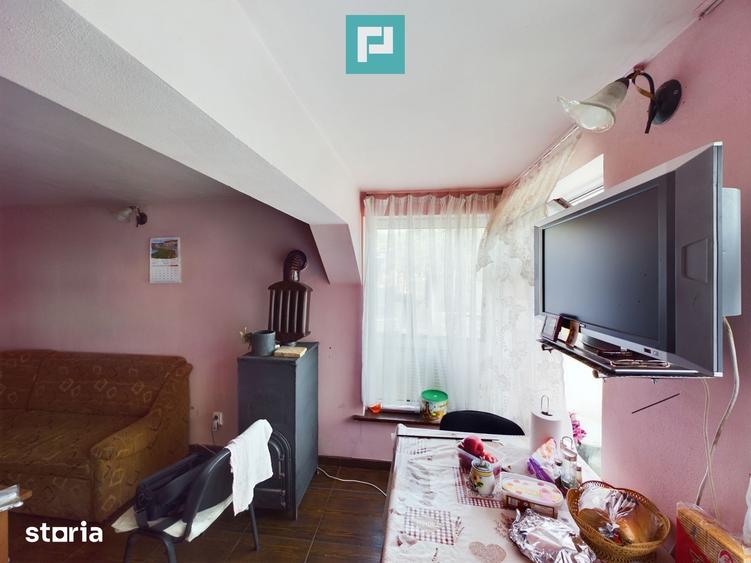 Casă cu 2 camere cu Teren 456 Mp în Ghioroc