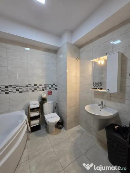 Apartament cu 2 camere decomandat în Roșu