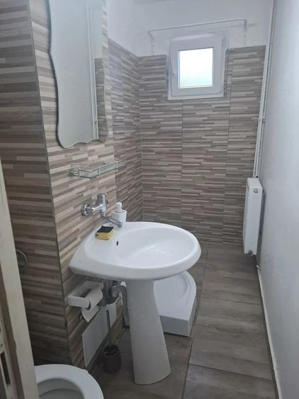 Apartament cu 2 camere nedecomandat în Republicii