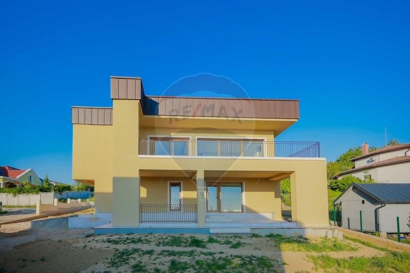 Casă individuală cu 6 camere cu Teren 700 Mp în Dealuri Oradea
