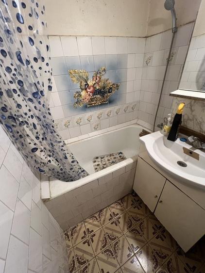 Apartament cu 3 camere nedecomandat în Exterior Vest
