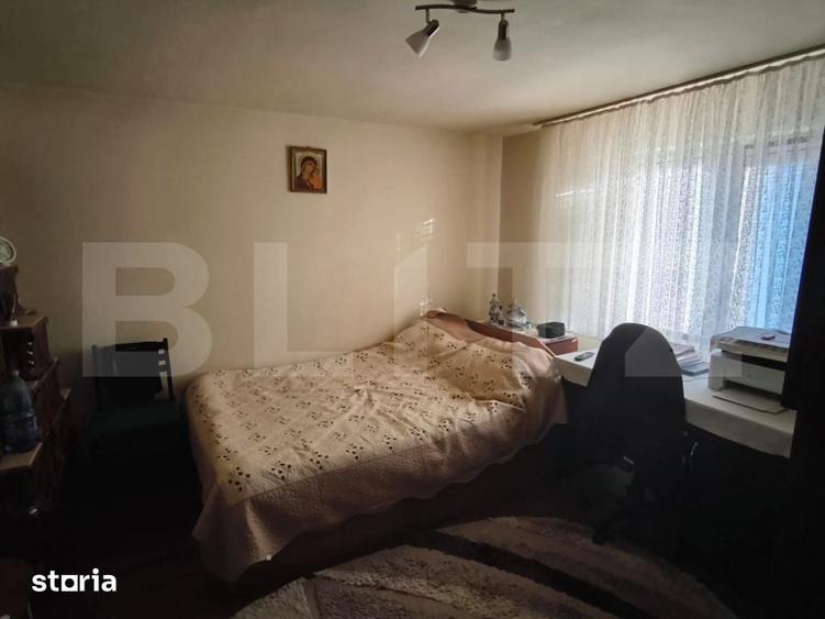 Casă cu 4 camere decomandat cu Teren 2000 Mp în Leu