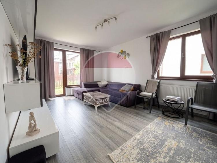 Apartament cu 2 camere decomandat, mobilat în Central