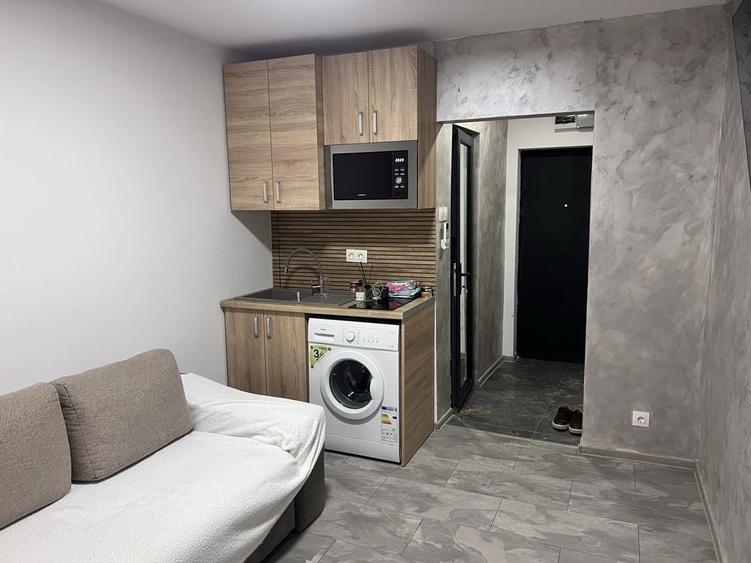 Garsonieră decomandată în Central