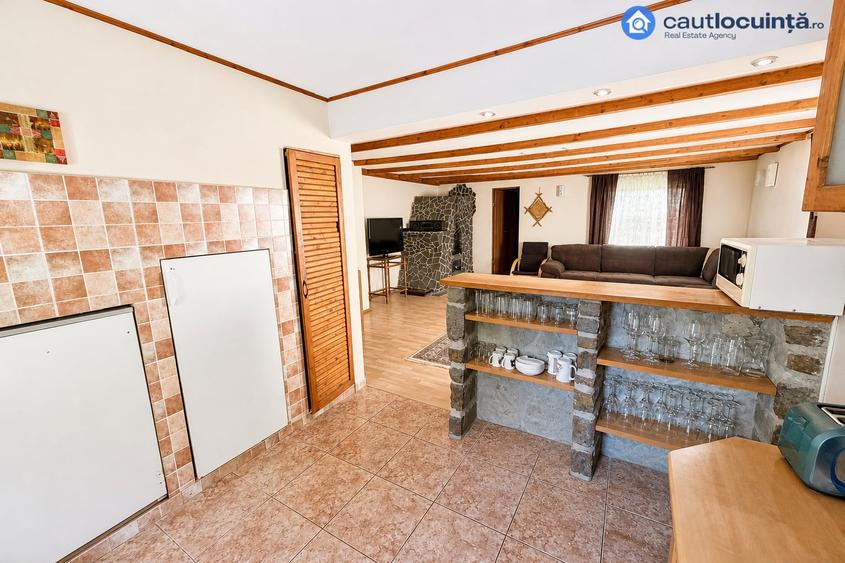 Casă cu 5 camere cu Teren 300 Mp în Trăisteni