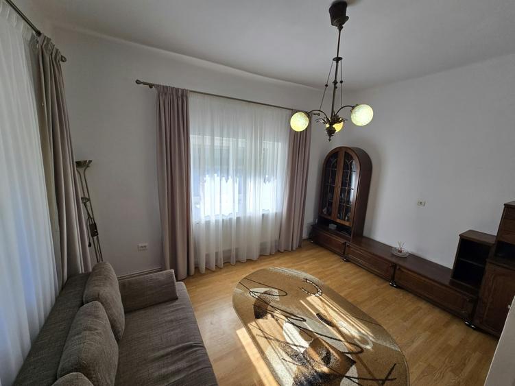 Apartament cu 3 camere decomandat, mobilat în Ultracentral