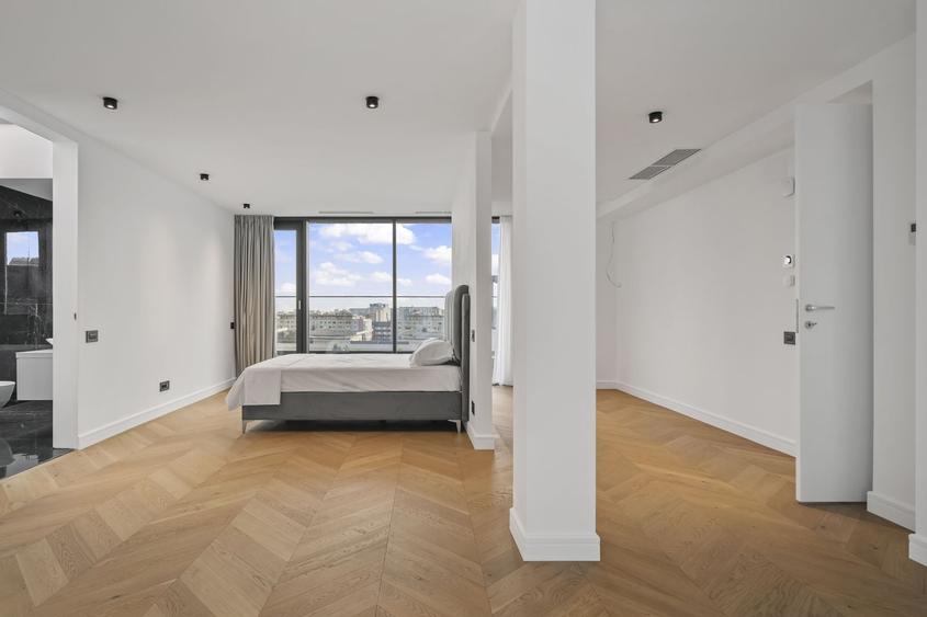 Apartament cu 5 camere decomandat, mobilat în P-ța Victoriei