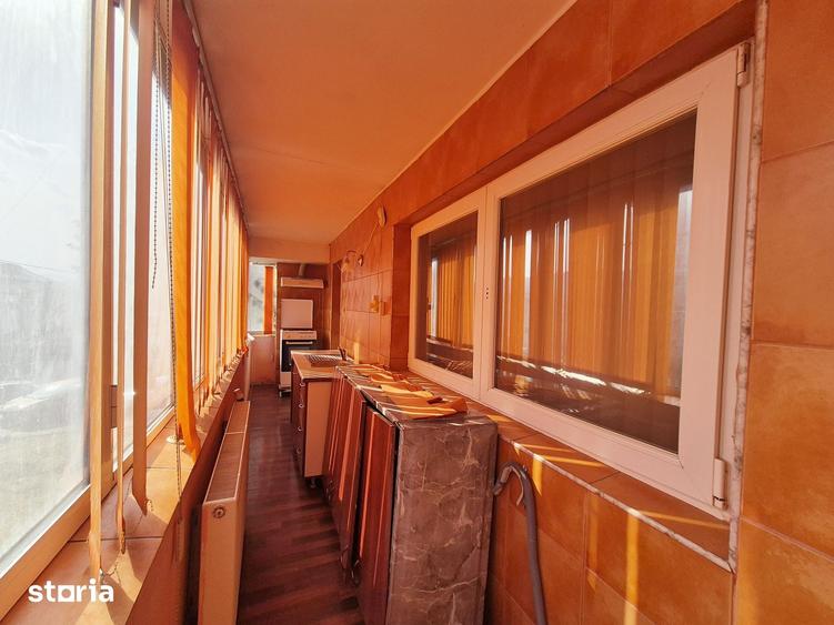 Apartament cu 3 camere decomandat în 1 Mai
