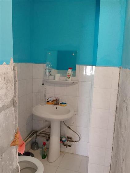 Apartament cu 3 camere semidecomandat în Dacia
