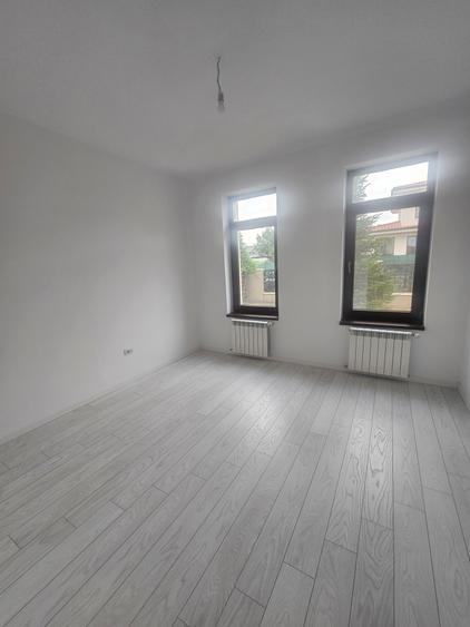 Casă individuală cu 6 camere cu Canalizare în Valea Lupului