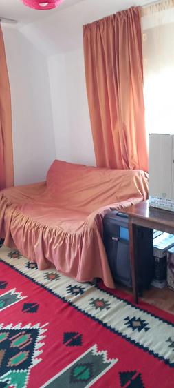 Casă cu 7 camere cu Teren 370 Mp în Central