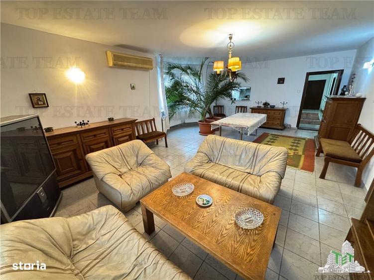 Casă cu 4 camere în Crovu