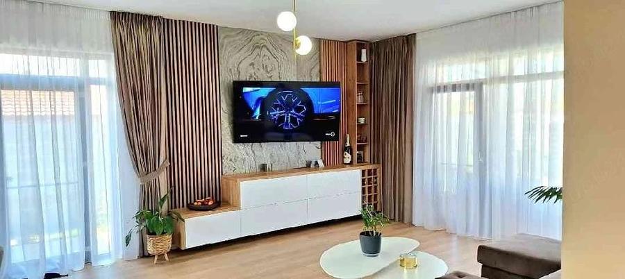 Casă cu 4 camere cu Teren 800 Mp în Noua