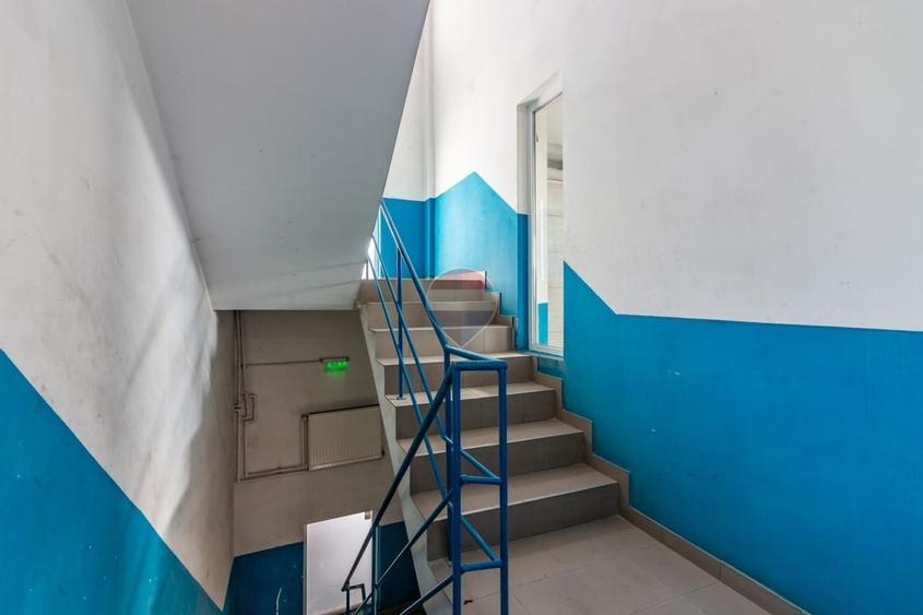 Spațiu industrial, de 1,550 mp, în Glina