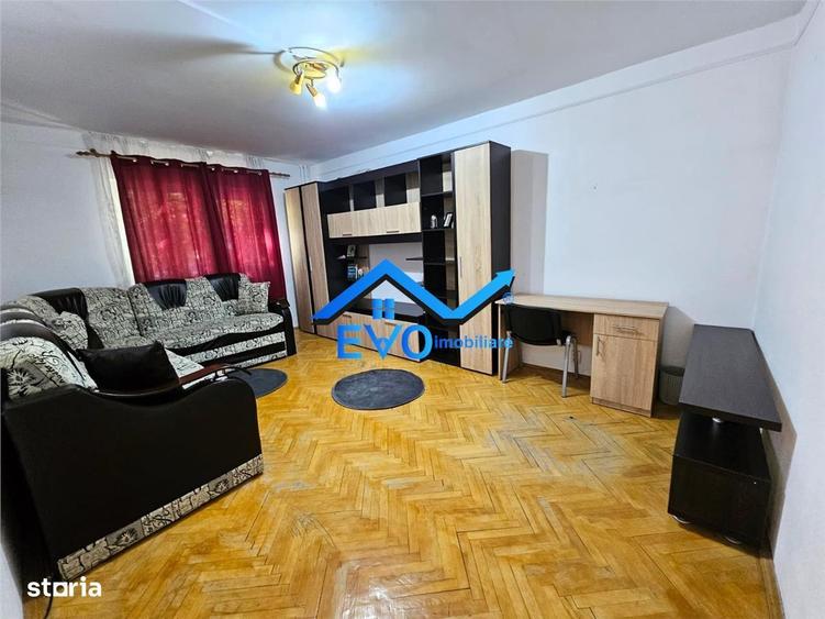 Apartament cu 3 camere decomandat în Nicolina