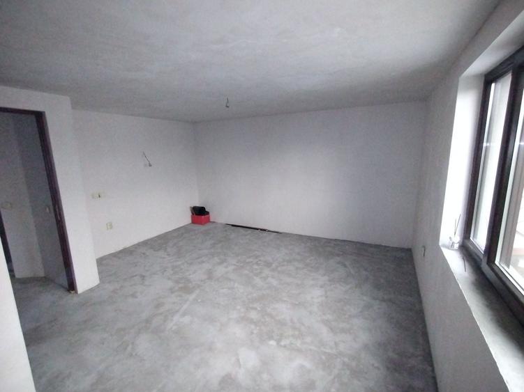 Casă cu 4 camere cu Teren 425 Mp în Măgurele