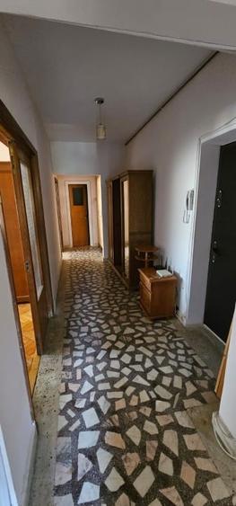 Apartament cu 4 camere decomandat în Gară