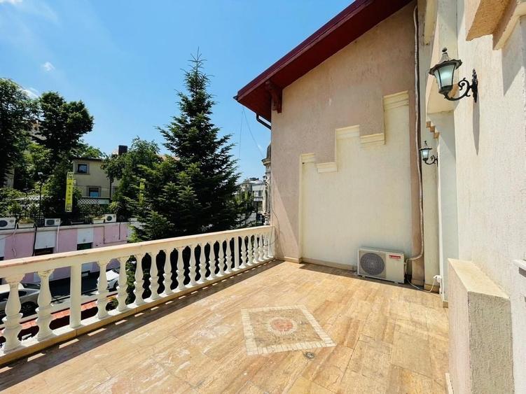Casă cu 4 camere cu Teren 1000 Mp în Parcul Carol