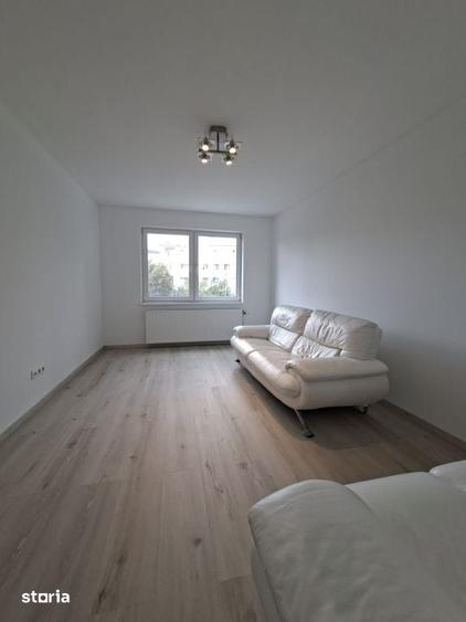 Apartament cu 3 camere decomandat în Republicii