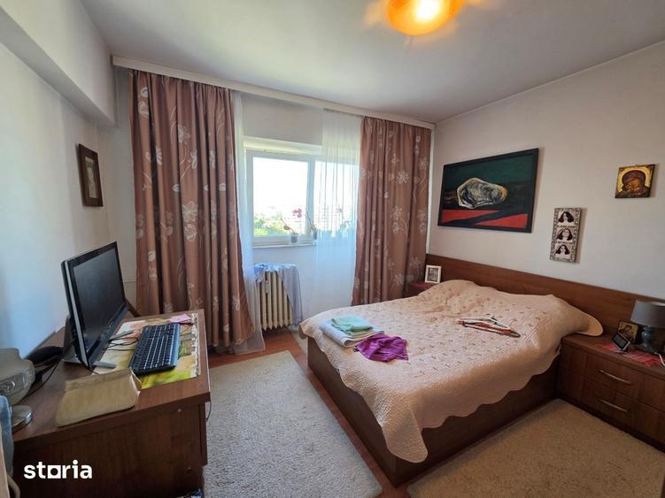 Apartament cu 3 camere semidecomandat în Vatra Luminoasă