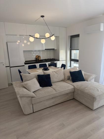 Apartament cu 2 camere decomandat în Central