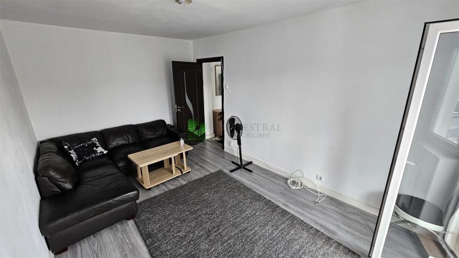 Apartament cu 2 camere decomandat în Florilor