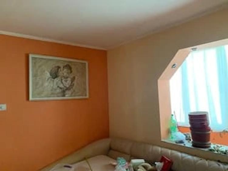 Apartament cu 3 camere decomandat în Girocului