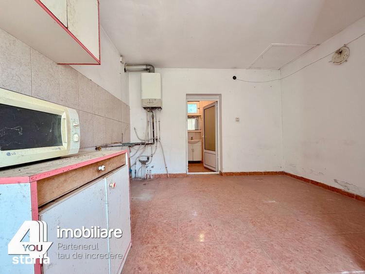 Casă cu 3 camere cu Teren 2114 Mp în Central