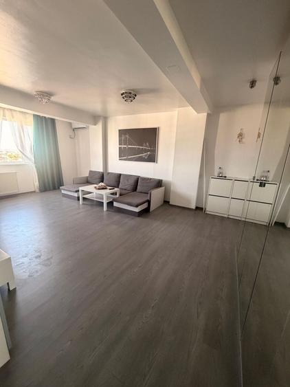 Apartament cu 2 camere decomandat în Palazu Mare