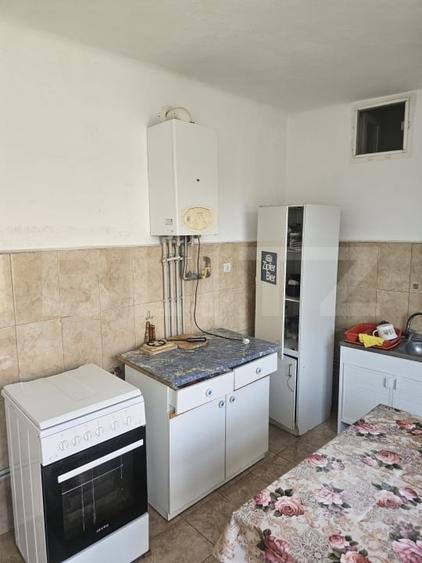 Casă individuală cu 5 camere cu Canalizare în 700