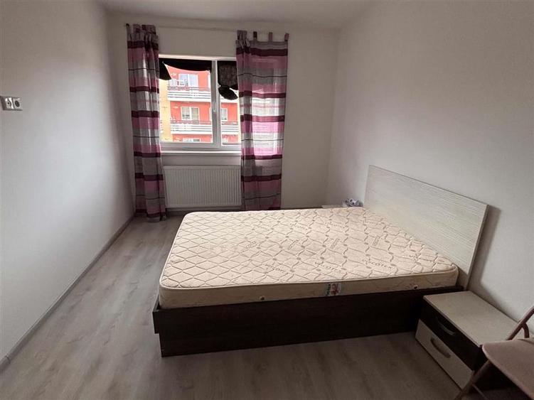 Apartament cu 2 camere semidecomandat în Sânpetru