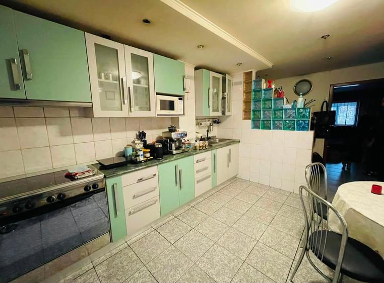 Apartament cu 4 camere decomandat în Vitan Mall