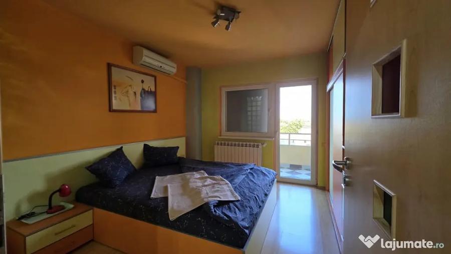 Apartament cu 4 camere decomandat în Complex Studențesc