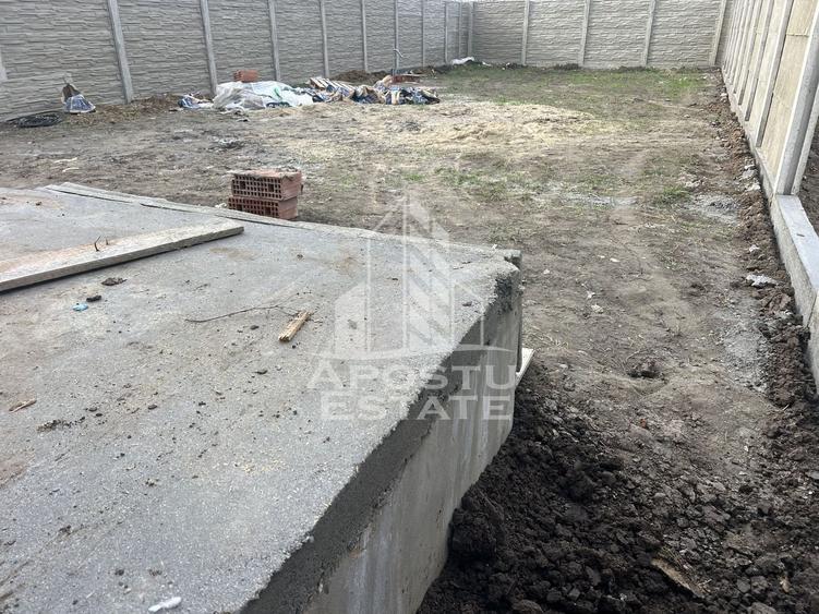 Duplex cu 4 camere cu Canalizare în Covaci