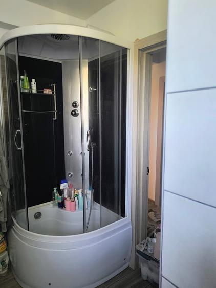 Apartament cu 3 camere decomandat, mobilat în Popas Păcurari