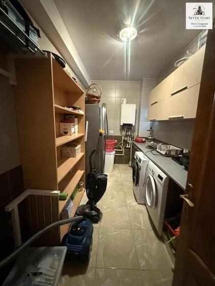 Apartament cu 10 camere, mobilat în Central