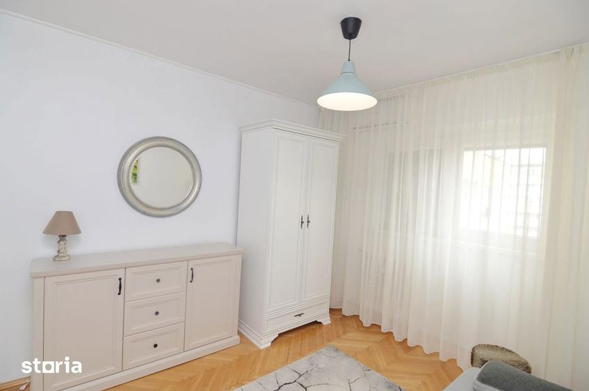 Apartament cu 3 camere, mobilat în Pantelimon