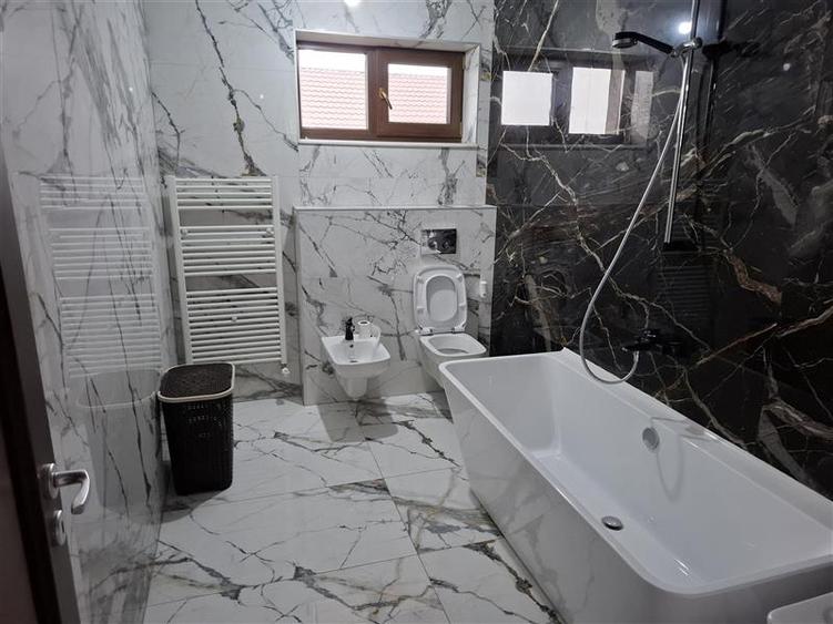 Casă cu 4 camere cu Canalizare în Popas Păcurari