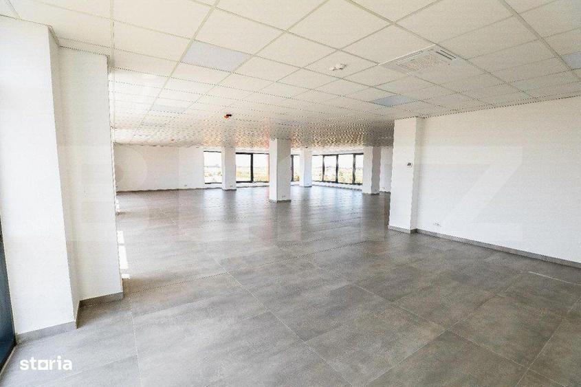 Spațiu comercial, de 3,425 mp, în Nord