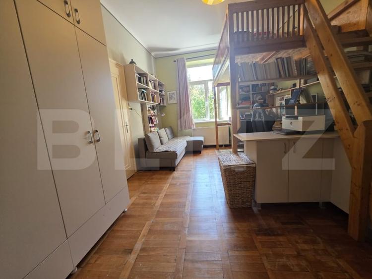 Apartament cu 3 camere semidecomandat, mobilat în Semicentral