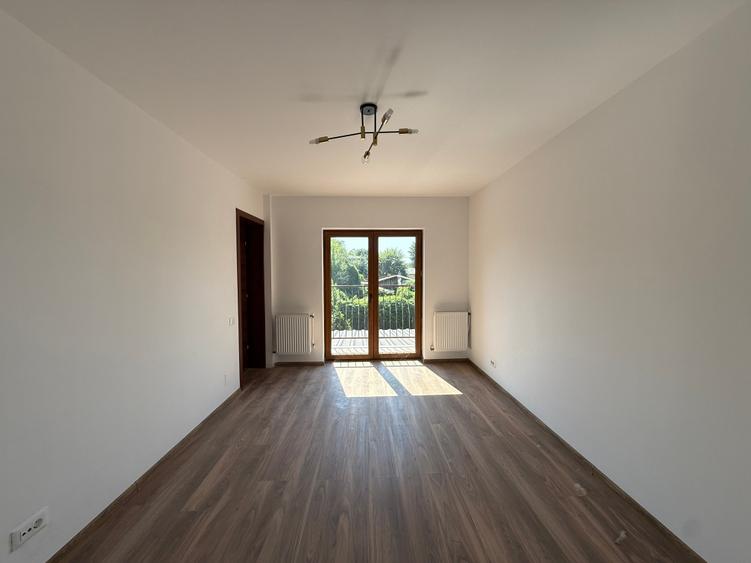 Casă individuală cu 7 camere cu Canalizare în Brâncoveanu