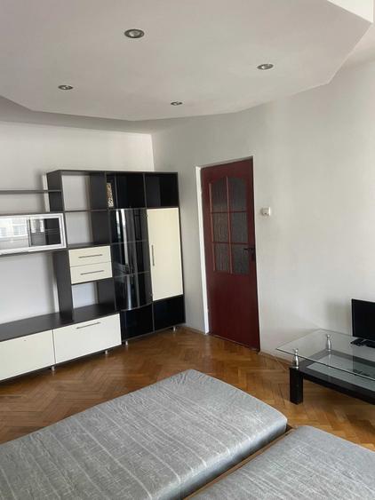 Apartament cu 2 camere decomandat în Alexandru cel Bun