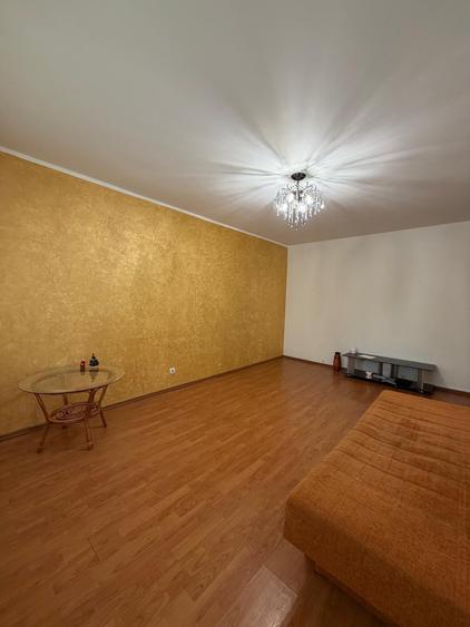Apartament cu 2 camere decomandat în Piața Centrală