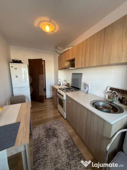 Apartament cu 2 camere decomandat în Democrației