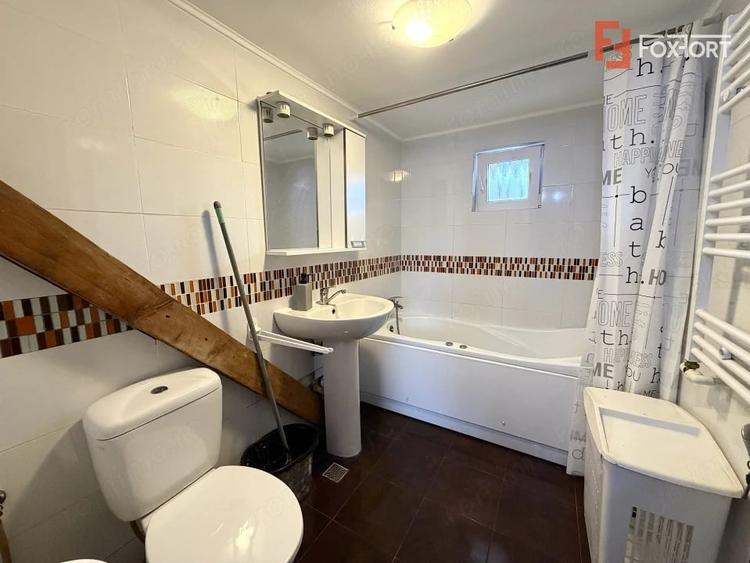Apartament cu 3 camere decomandat în Complex Studențesc