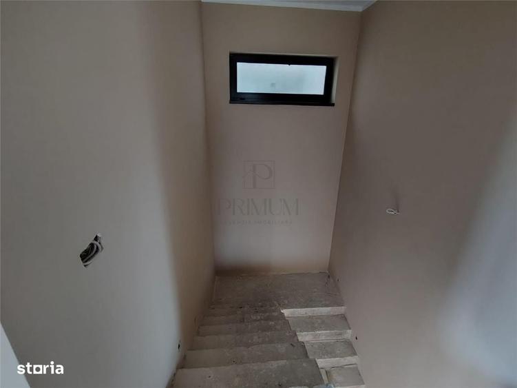 Casă cu 4 camere în Central