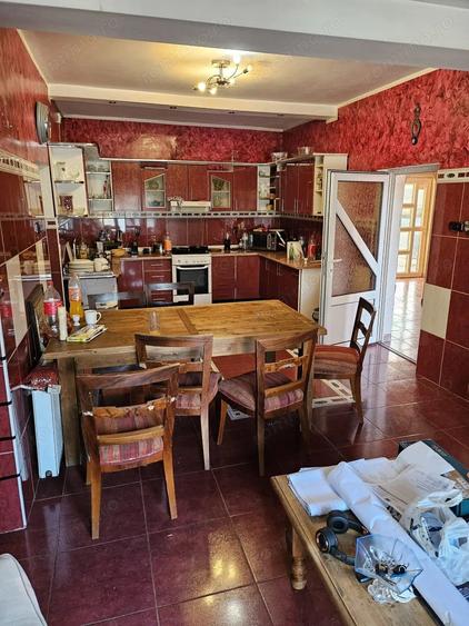 Casă cu 5 camere cu Teren 400 Mp în Nord